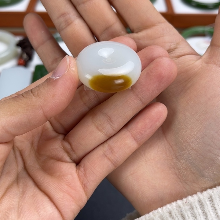 和田玉颈饰未镶嵌留****声