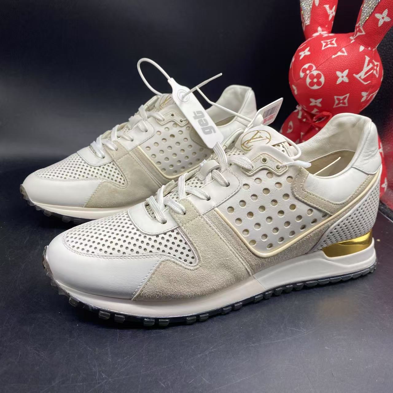 95新 LouisVuitton/路易威登 白色网面镂空运动鞋39码kke112