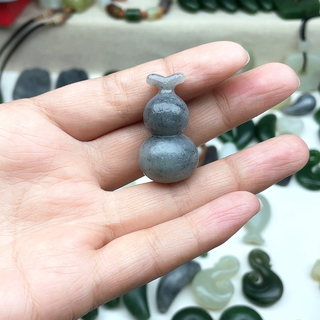 颈饰未镶嵌和田玉刘*啊