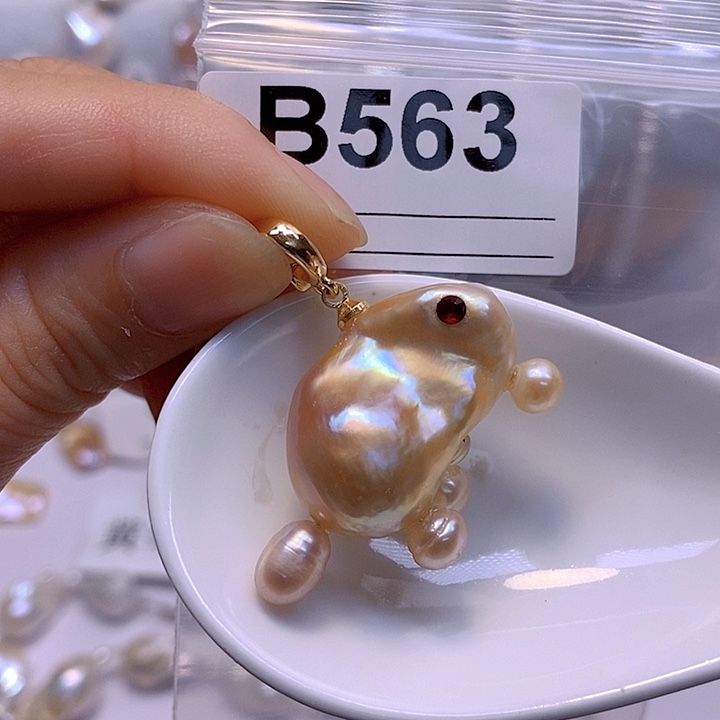 颈饰银S925镶嵌淡水珍珠