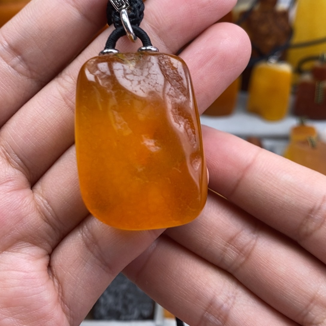 琥珀吊坠(赠链)未镶嵌