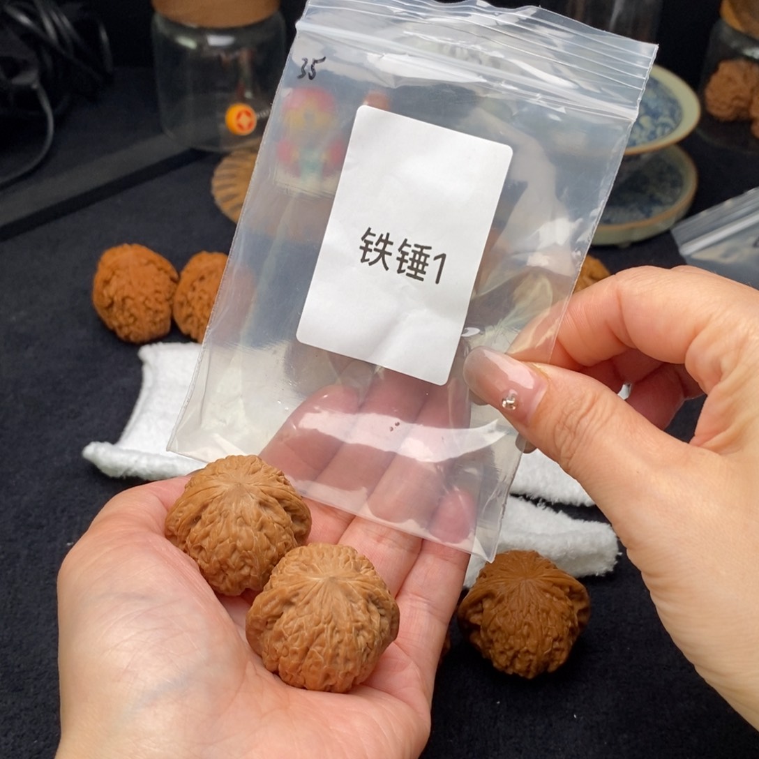 文玩核桃吊坠铁锤妹妹35