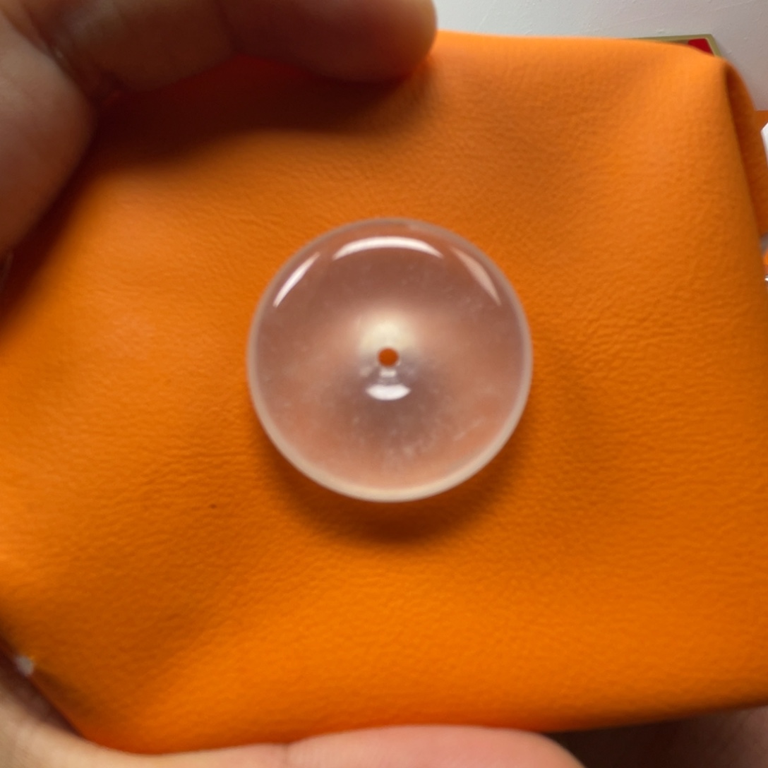 石英质玉未镶嵌颈饰平安扣