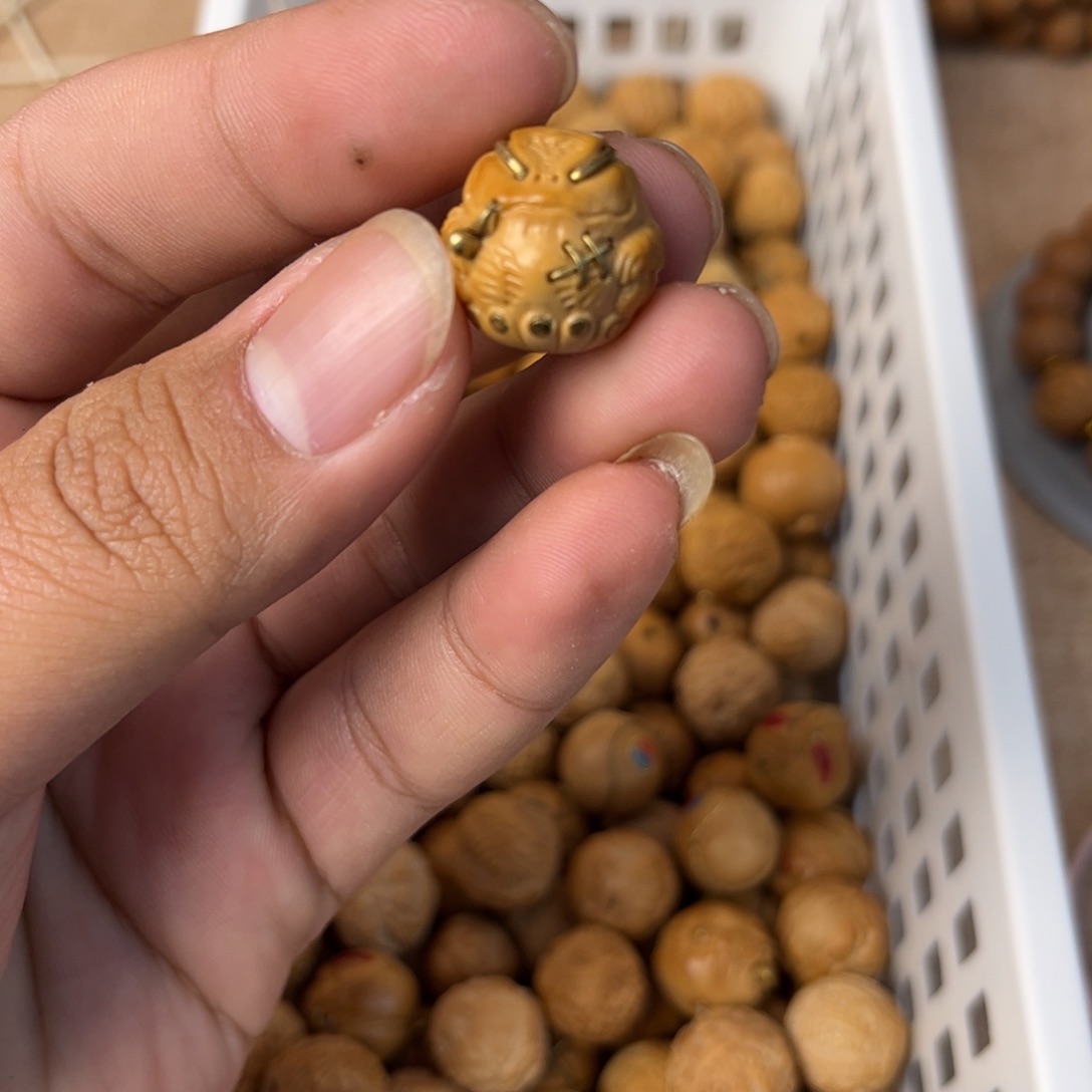 吴****猴头核桃吊坠单颗