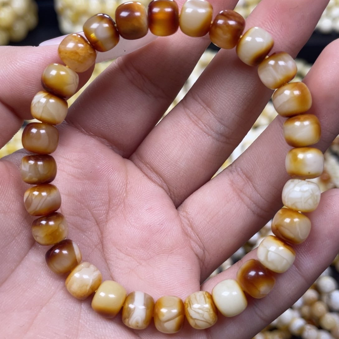 蜜蜡未镶嵌珠宝奇石8m