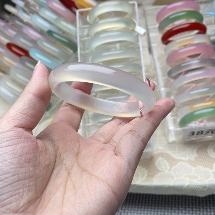 玛瑙/玉髓未镶嵌手镯56圈口