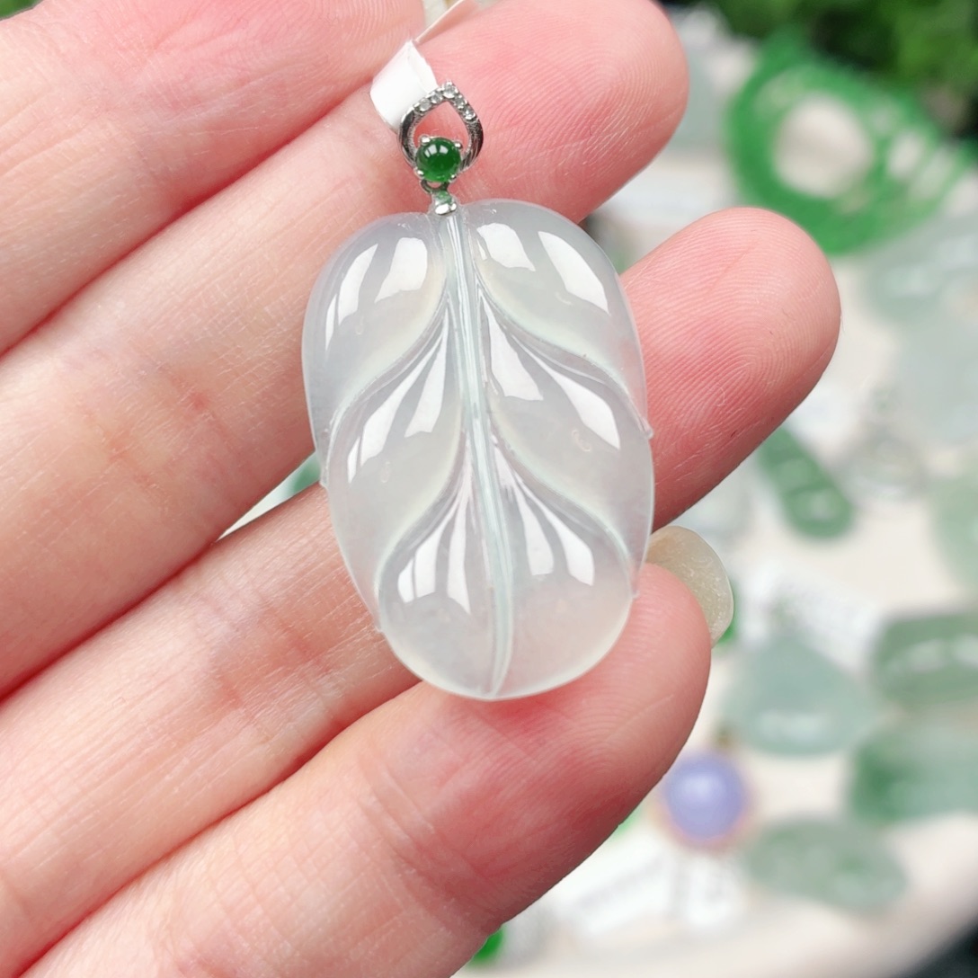 翡翠18K金镶嵌颈饰缅甸天然A货翡翠