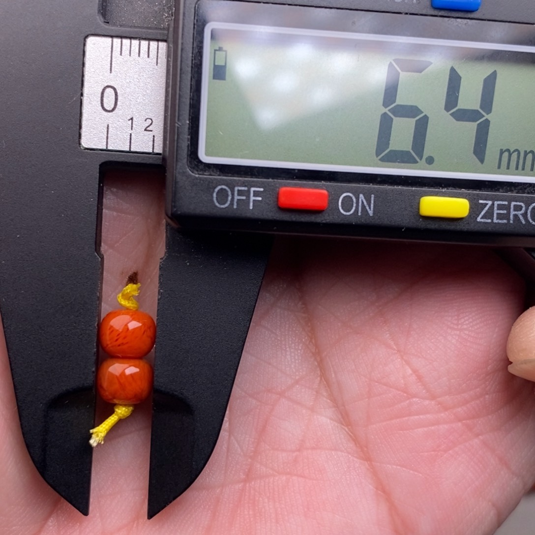 南红玛瑙配饰未镶嵌有瑕疵