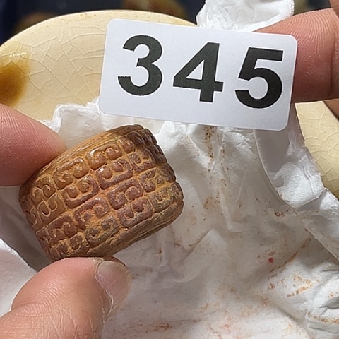 摆件瓷器制作过程是根据材料制作材料