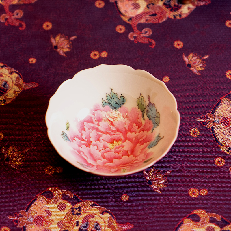 灵玺贡坊胭脂红内牡丹花口小高足杯