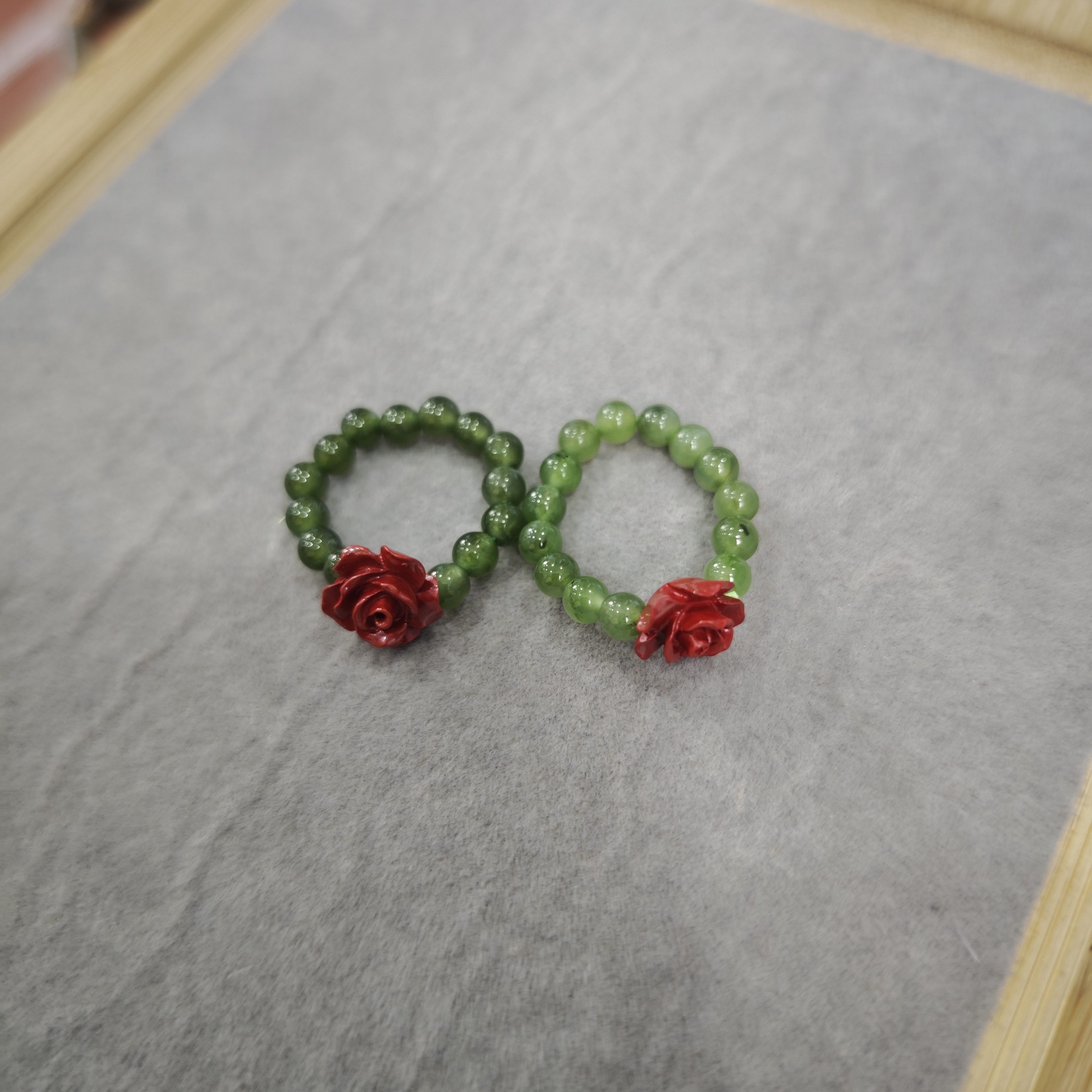 【蜜语 · 绿肥红瘦】和田玉碧玉小花戒指一个（多样性发其一）