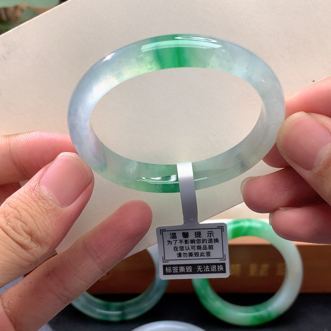 翡翠未镶嵌手镯贵妃53圈