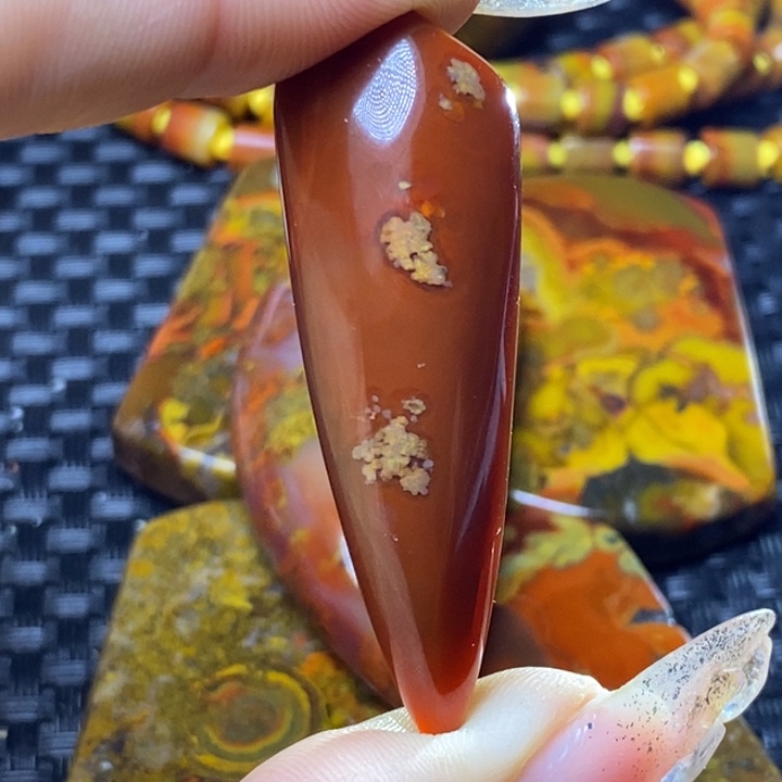 玛瑙/玉髓颈饰未镶嵌