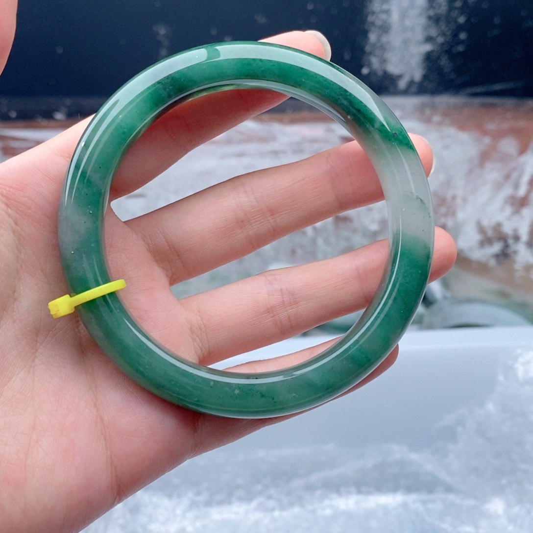 石英质玉（非洲翠）手镯未镶嵌9