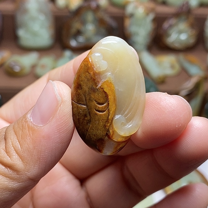 岫岩河磨玉（透闪石质玉）未镶嵌颈饰