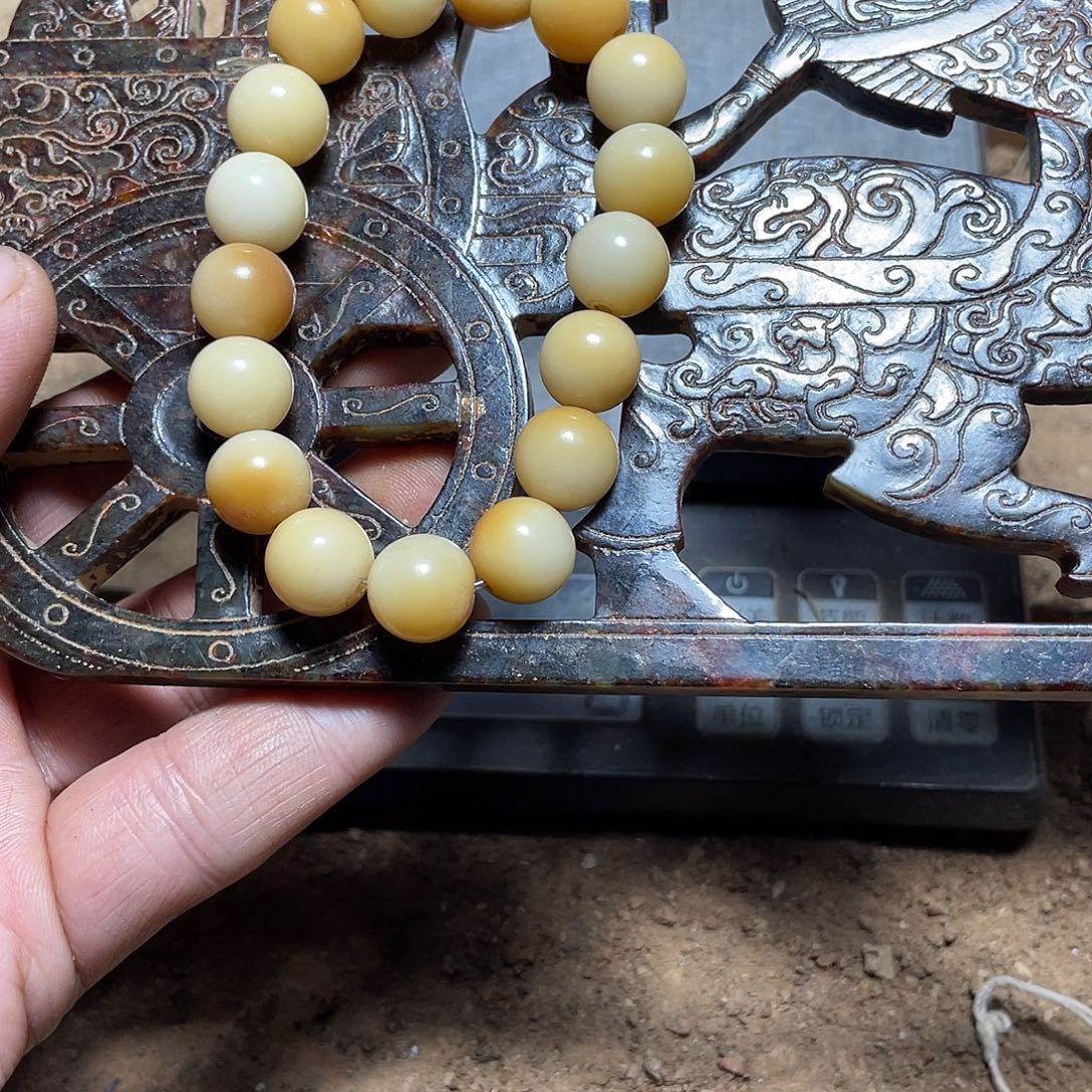 山***峰白玉菩提吊坠fhigvffdd