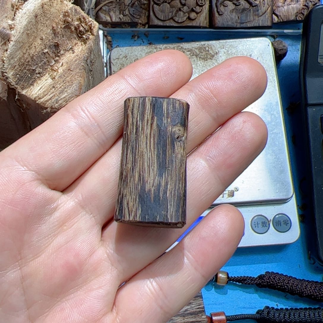 沉香吊坠白棋素牌4.3克