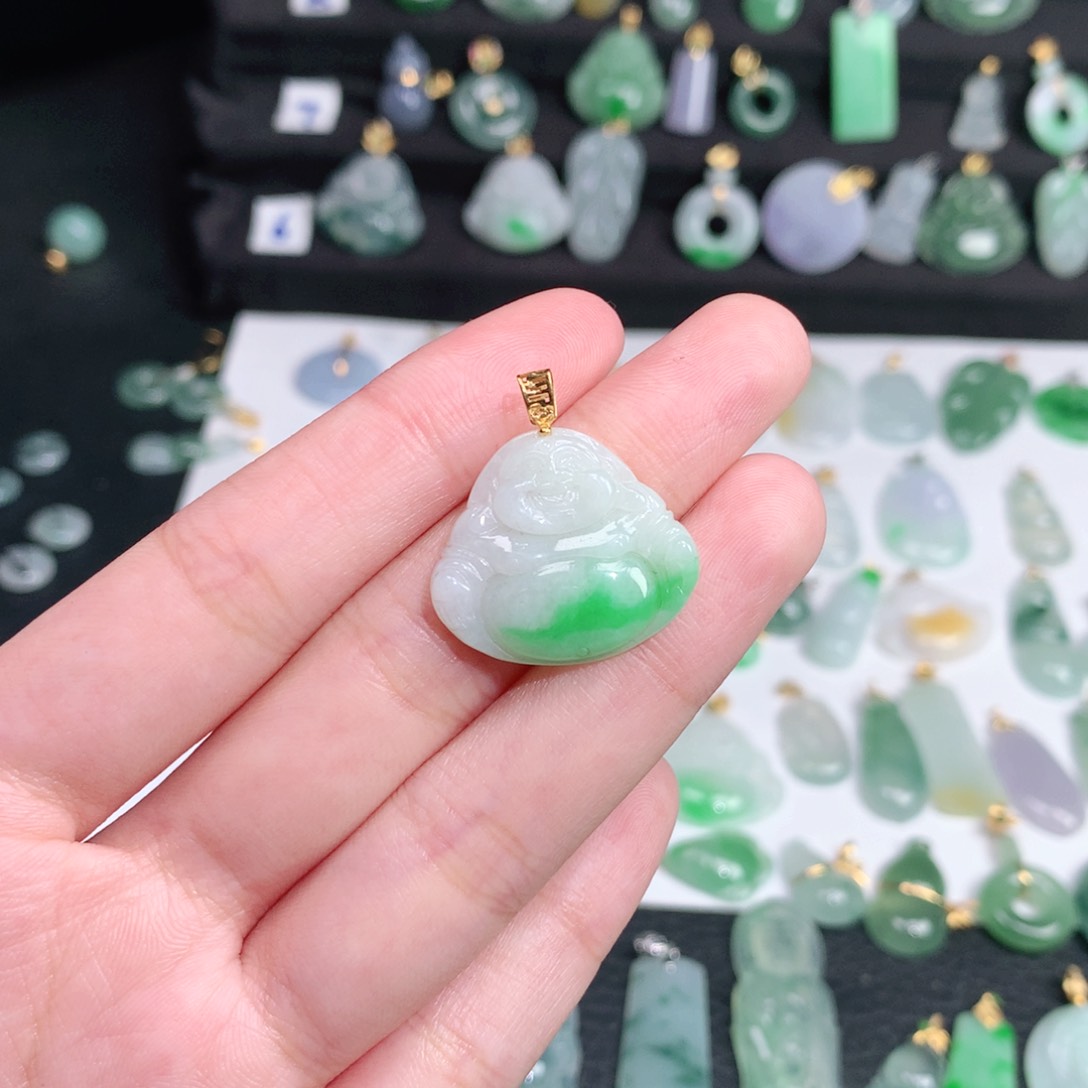 翡翠颈饰未镶嵌翡翠