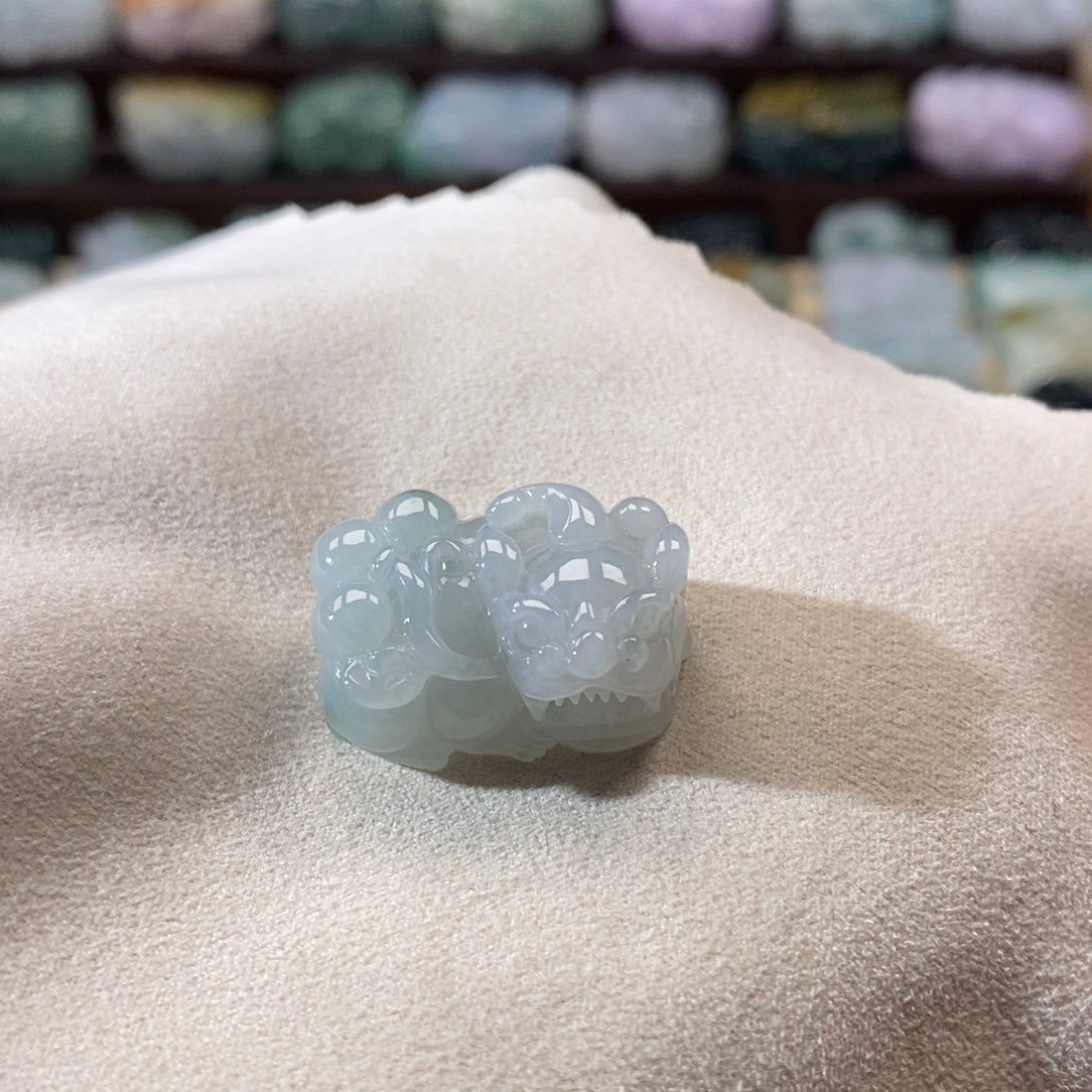 翡翠未镶嵌颈饰天然翡翠吊坠貔貅