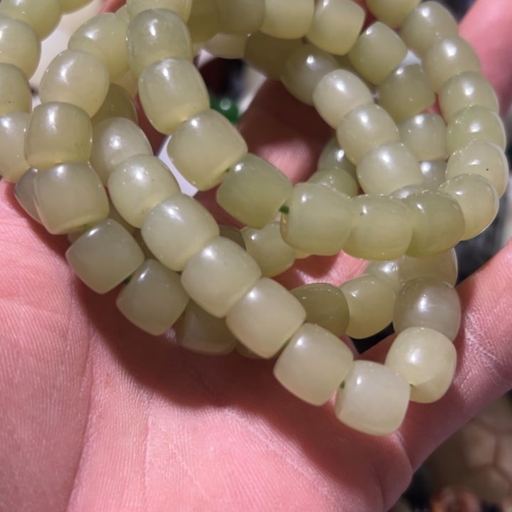 嘻***嘻只买单纯的吊坠，没带链子，属的性质。