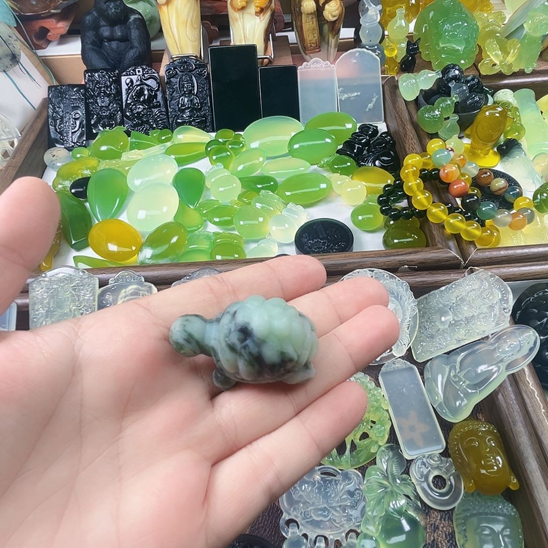 岫玉未镶嵌吊坠(不含链)