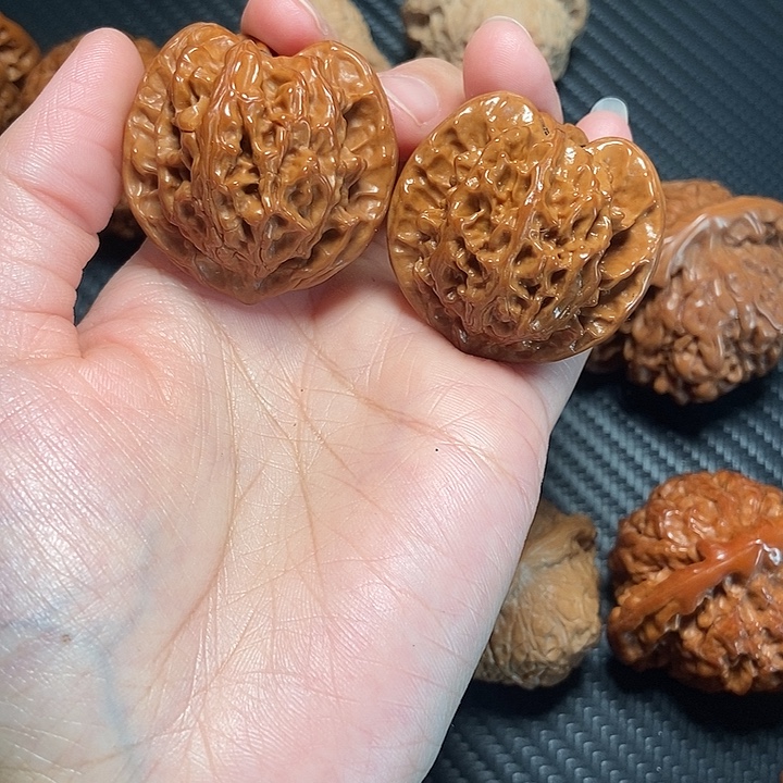 S***i文玩核桃把件38公子帽。  