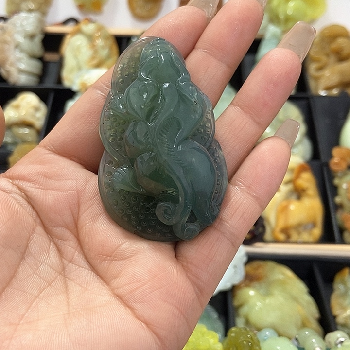 蛇纹石玉挂件未镶嵌艾****院