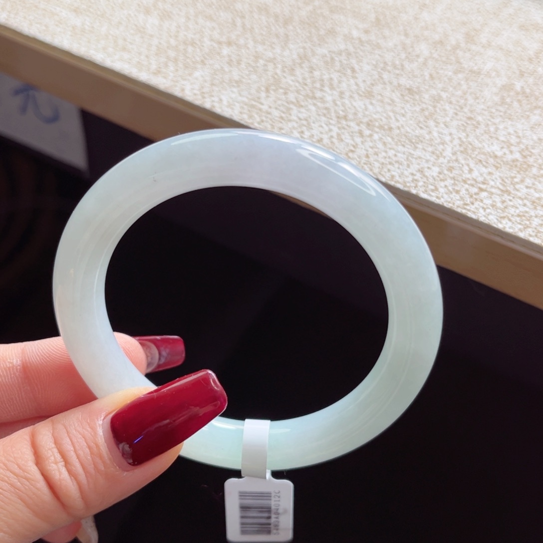 翡翠手镯未镶嵌手镯