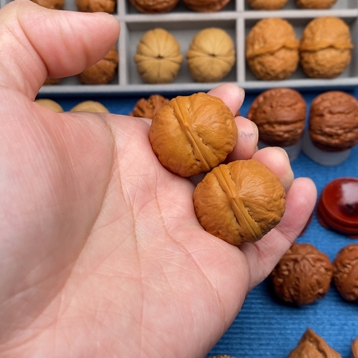 文玩核桃把件小石头