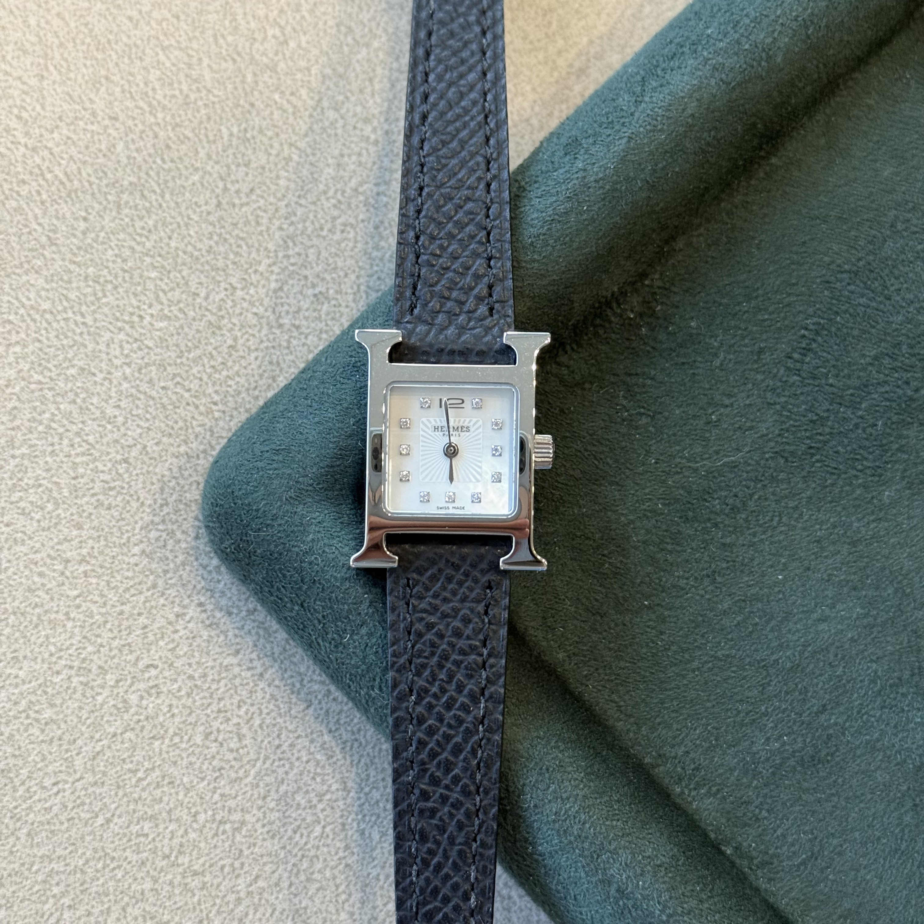 95新 Hermes/爱马仕 H Hour/17mm/贝母盘原镶钻/石英/女表
