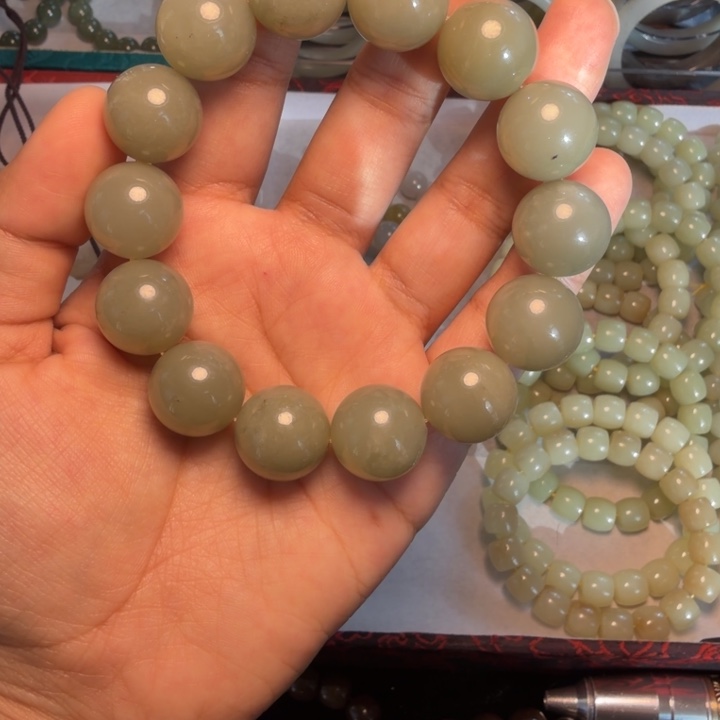 和田玉（糖玉）未镶嵌手链