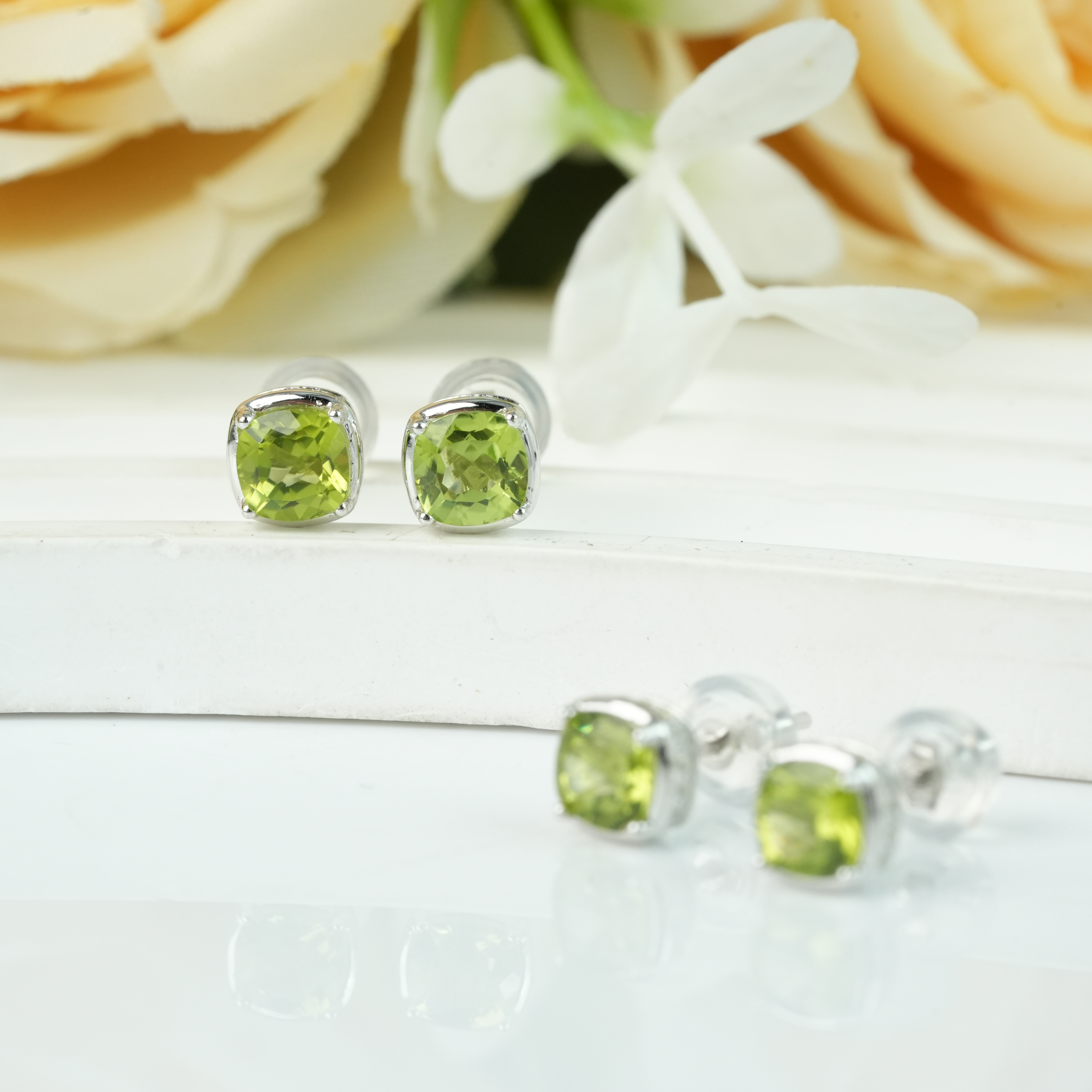 【小北好物】S925银橄榄石耳钉约5*5mm【多样性发一件】QH161X344