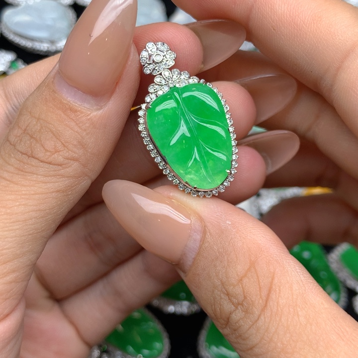 翡翠18K金镶嵌吊坠(不含链)