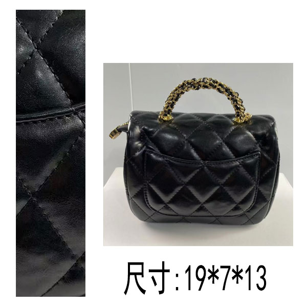 PG124 25新款 菱格链条羊皮皮穿手柄方胖子 黑色