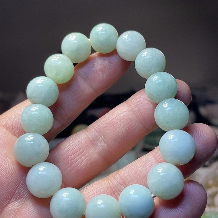 翡翠未镶嵌颈饰手串