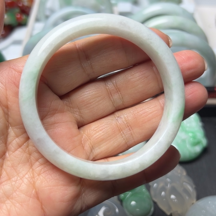 翡翠未镶嵌手镯天然