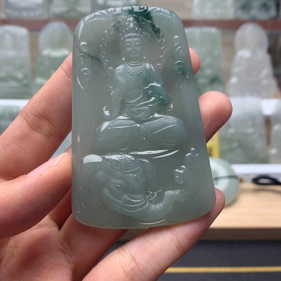 翡翠未镶嵌颈饰普贤