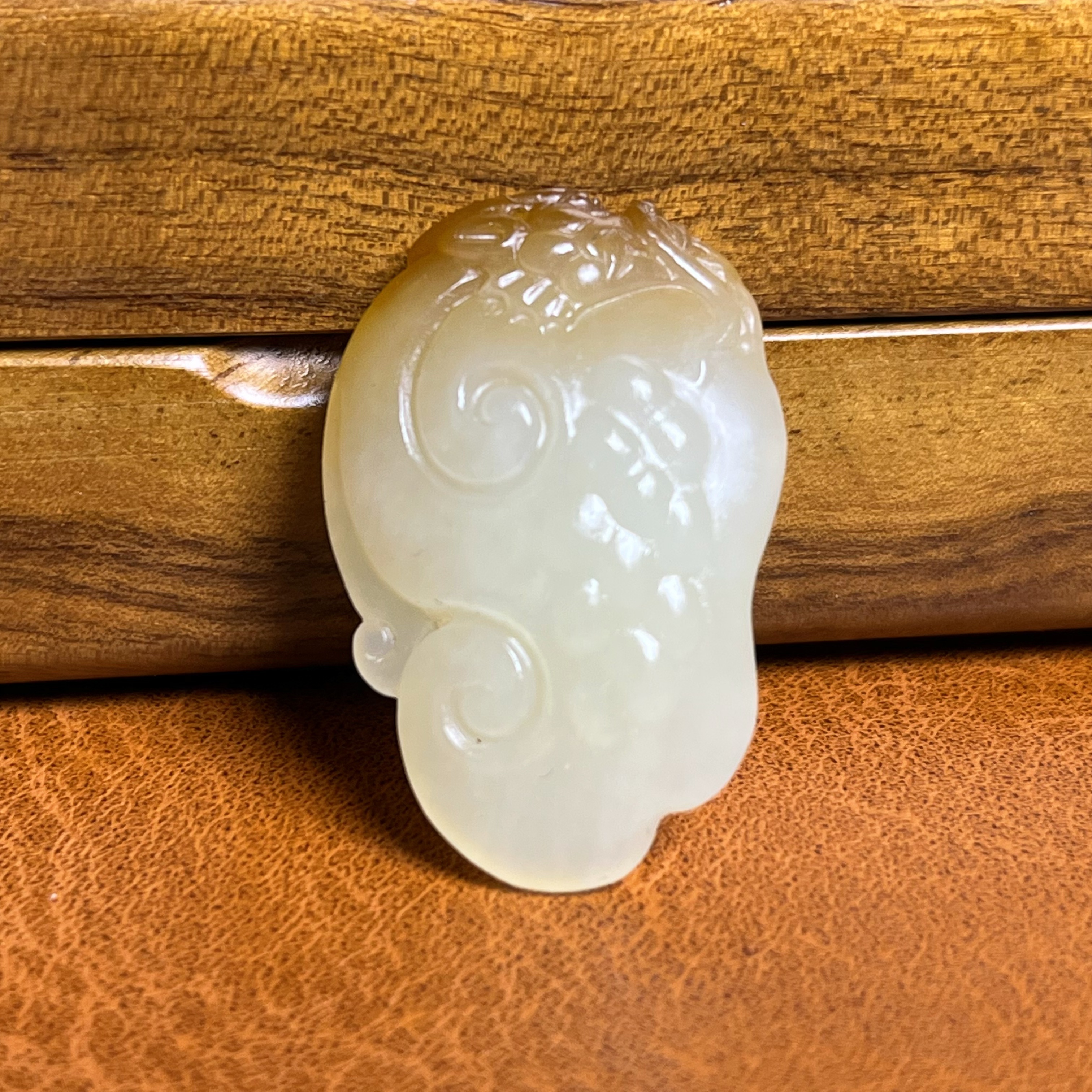 z0058和田玉糖白如意