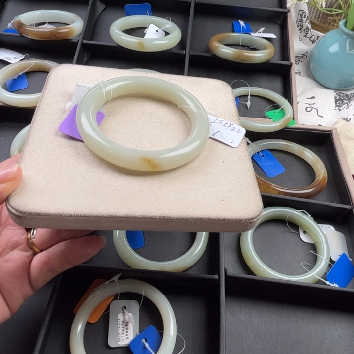 未镶嵌手镯和田玉玲珑美镯61.1