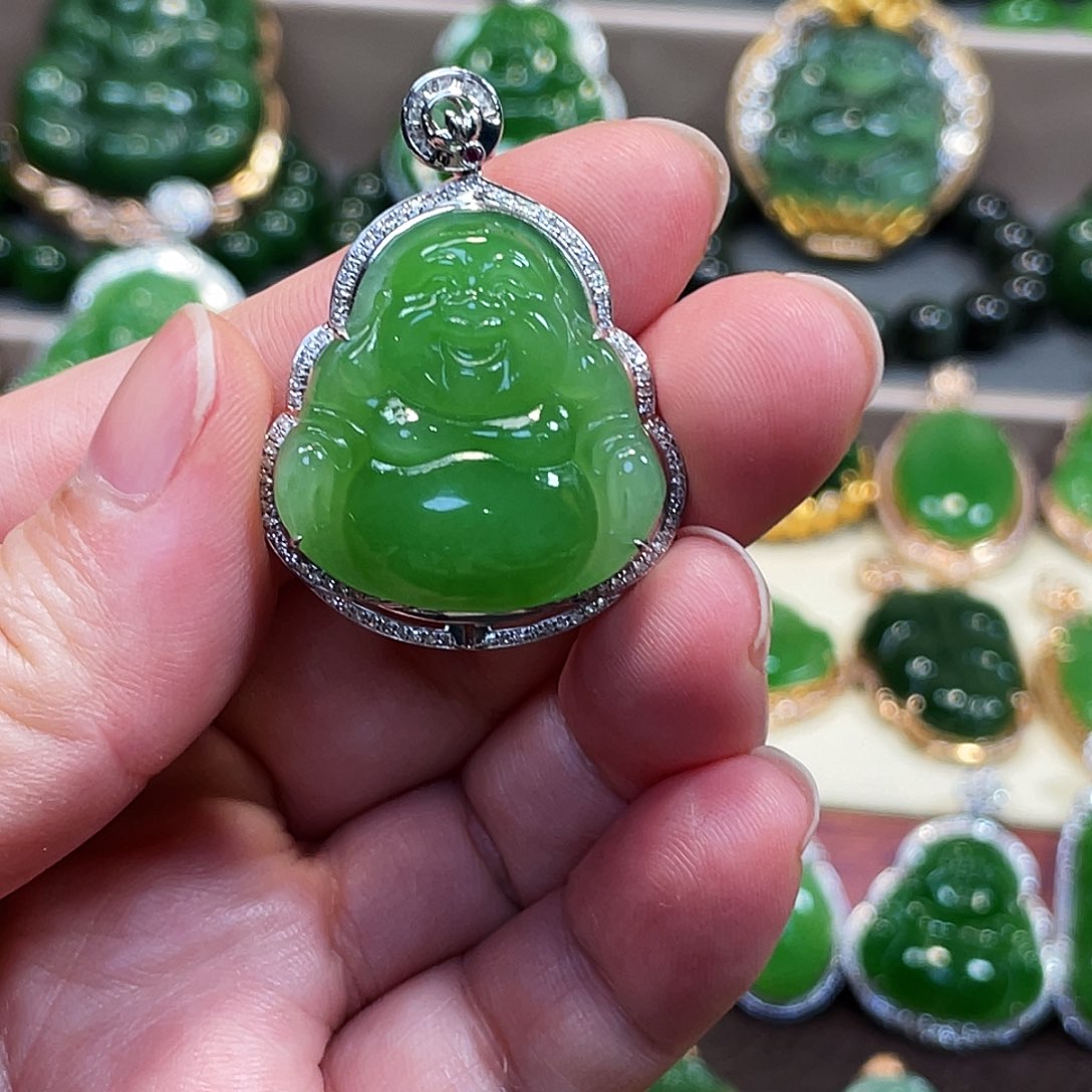 和田玉（碧玉）颈饰18K金镶嵌苹果绿佛公26.4