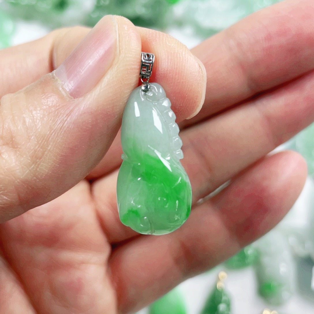 翡翠吊坠(不含链)18K金镶嵌