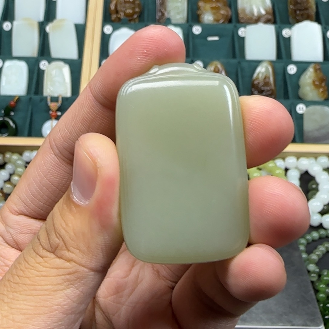 和田玉未镶嵌挂件