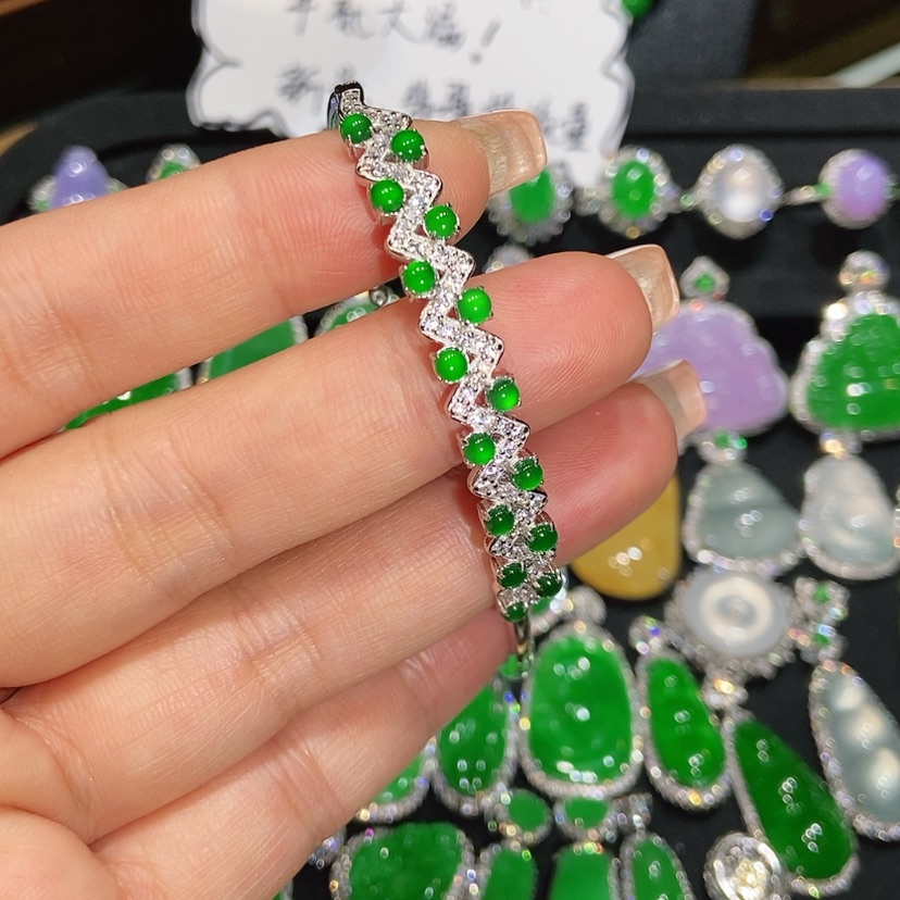 【闪购商品】翡翠手链未镶嵌天然翡翠