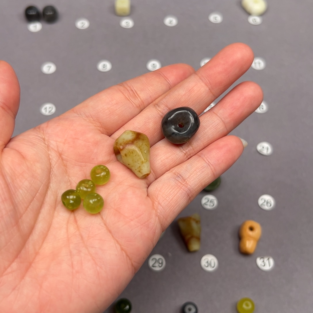 未镶嵌蛇纹石玉颈饰微瑕不退不换