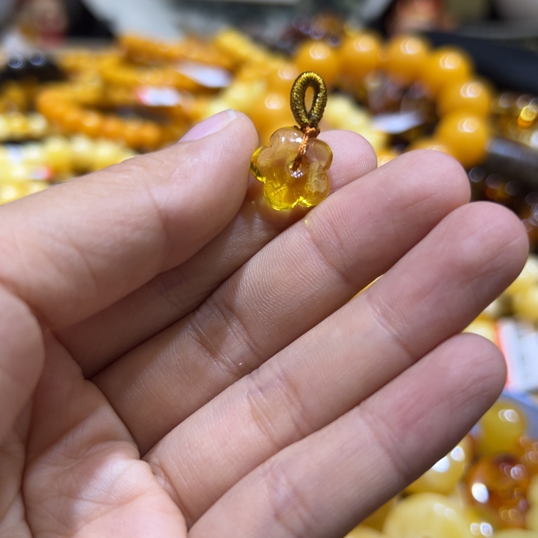 琥珀珠宝奇石未镶嵌