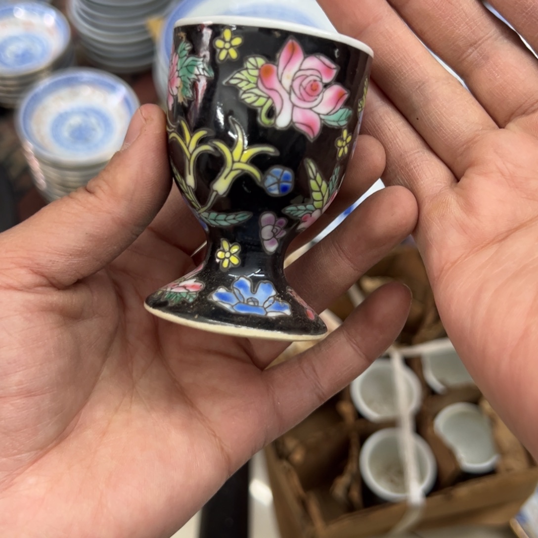 其他陶手绘黑底万花高脚杯