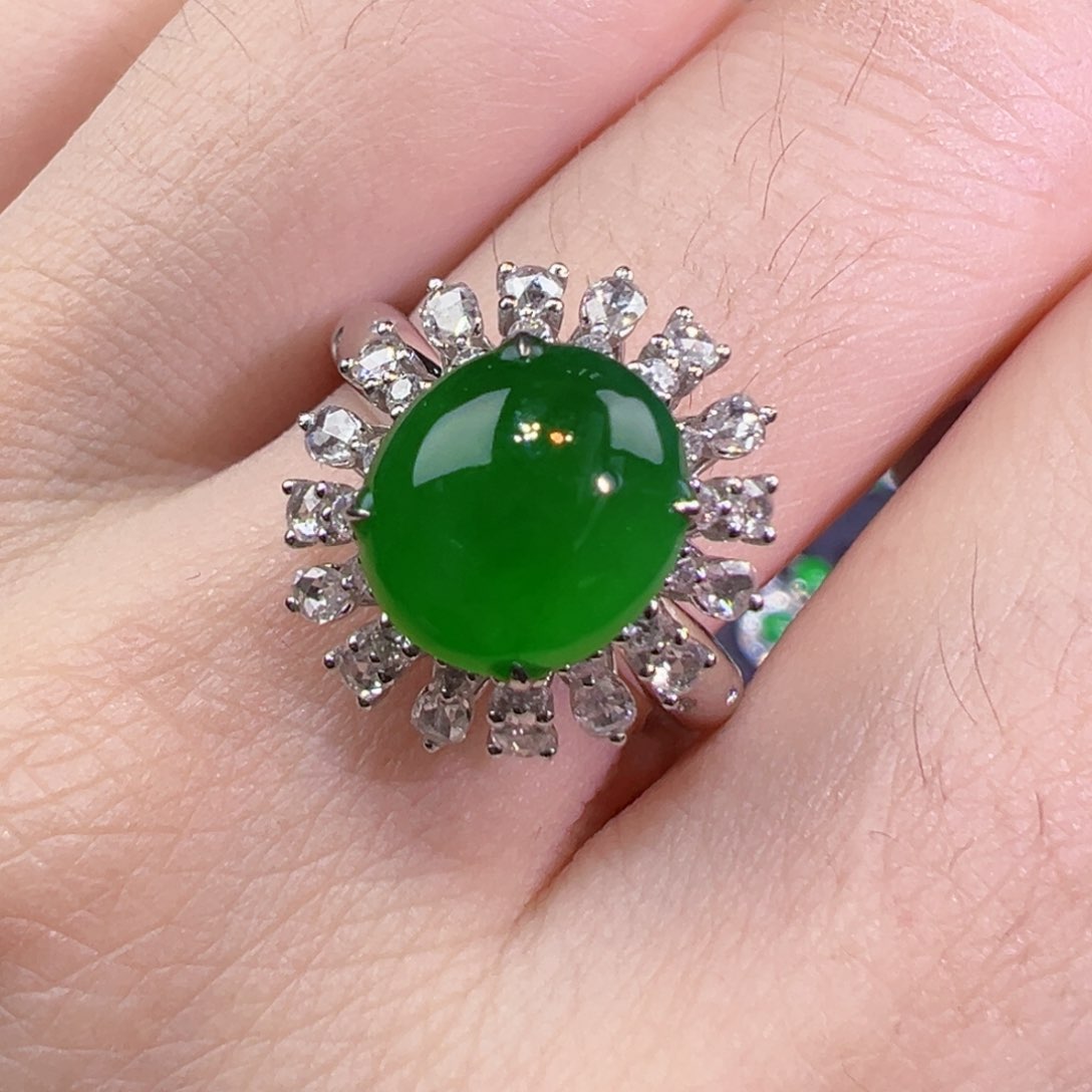 翡翠戒指18K金镶嵌戒指