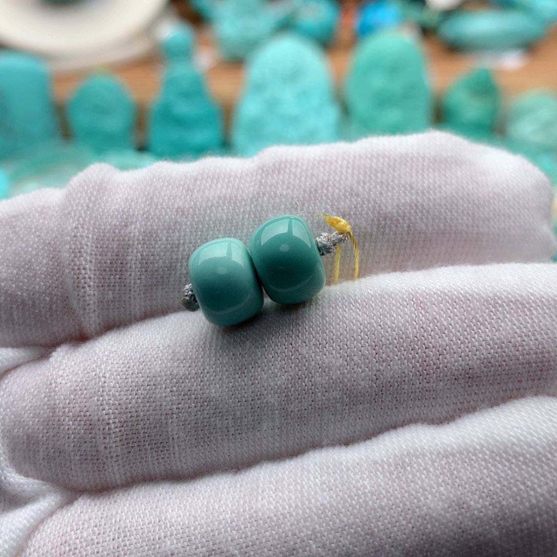 绿松石颈饰未镶嵌