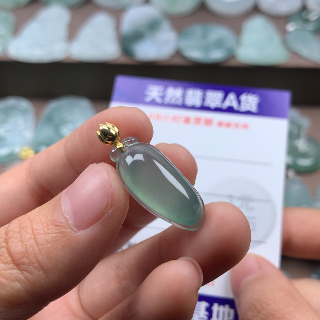 颈饰18K金镶嵌翡翠风*天然翡翠