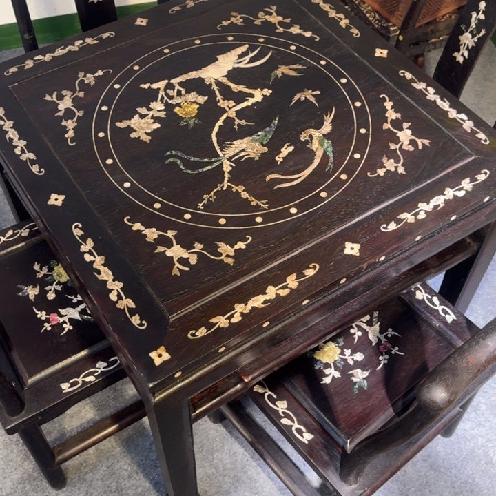 贡木三**俊桌子的的的的的